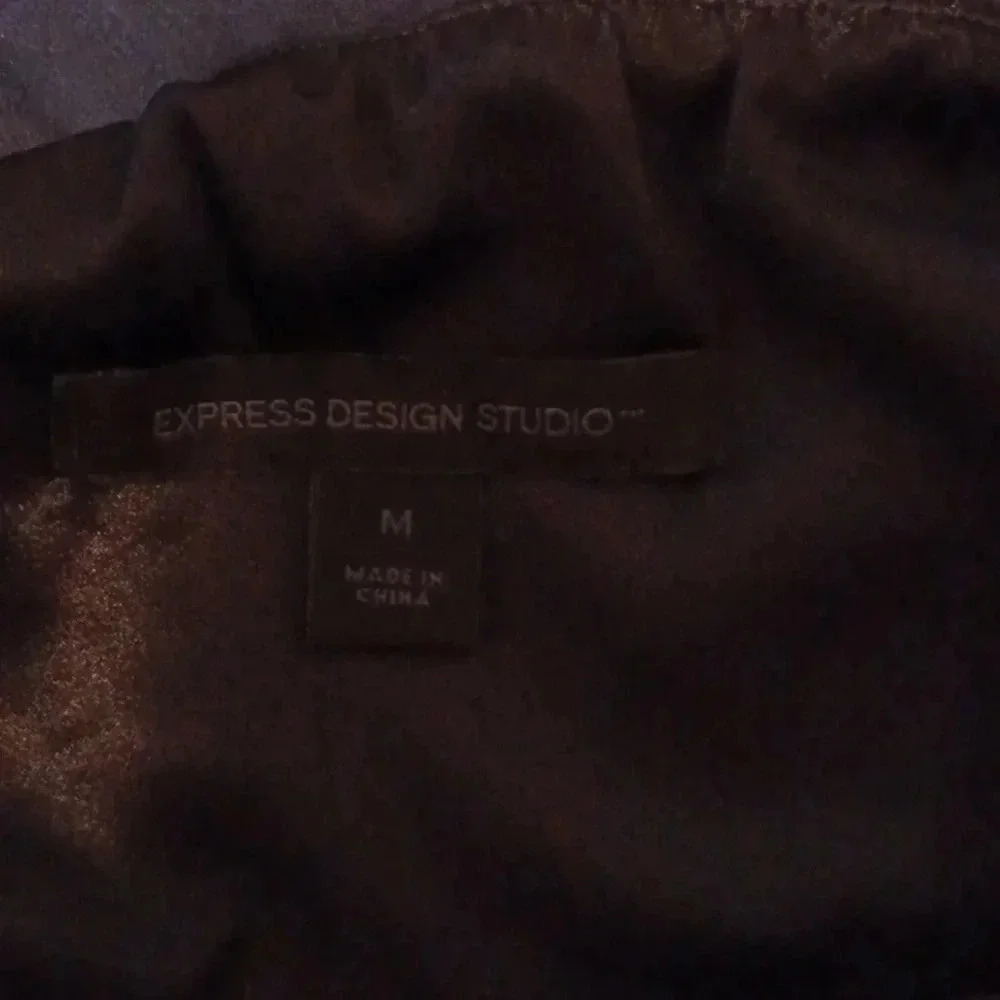 -- Express Open back top with sparkles - Picture 8 of 11
